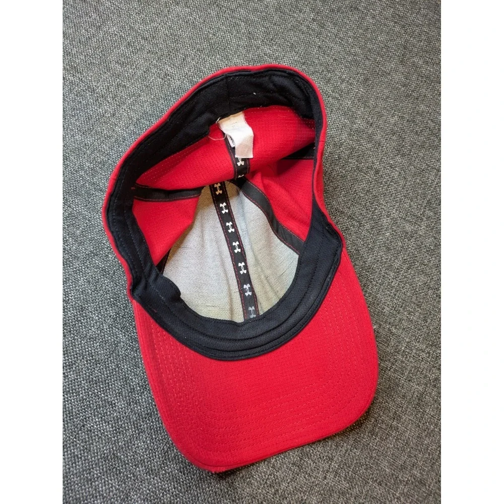 Under Armour Red Classic Fit Medium Black Logo Sports Baseball Cap‎